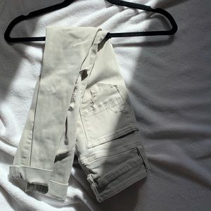 White/grey American eagle women’s jeans